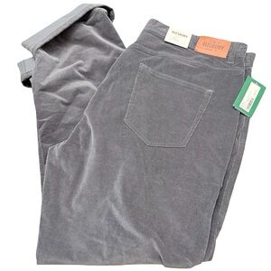 Alesbury Men's relaxed Corduroy Pants in Gray